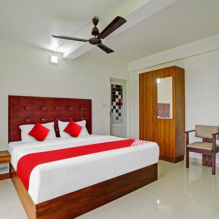 Oyo Flagship 81260 Star Lights Hotel Munnar Eksteriør billede