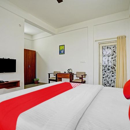 Oyo Flagship 81260 Star Lights Hotel Munnar Eksteriør billede