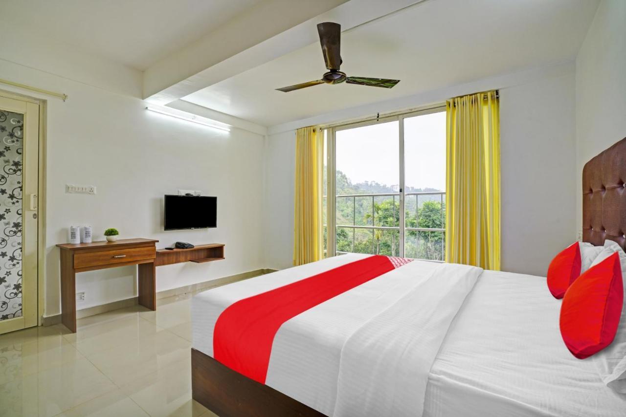 Oyo Flagship 81260 Star Lights Hotel Munnar Eksteriør billede