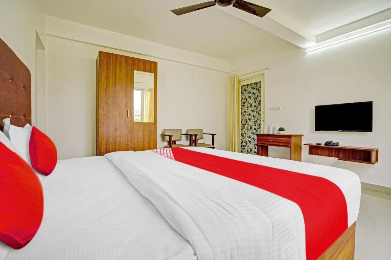 Oyo Flagship 81260 Star Lights Hotel Munnar Eksteriør billede