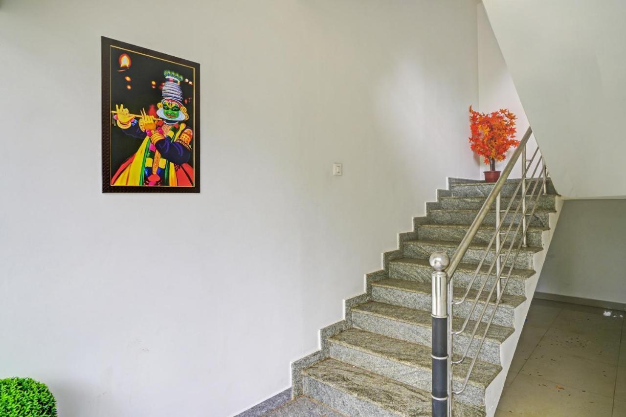 Oyo Flagship 81260 Star Lights Hotel Munnar Eksteriør billede