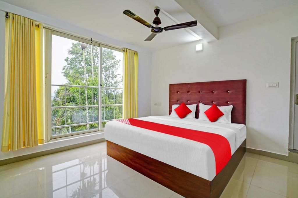 Oyo Flagship 81260 Star Lights Hotel Munnar Eksteriør billede